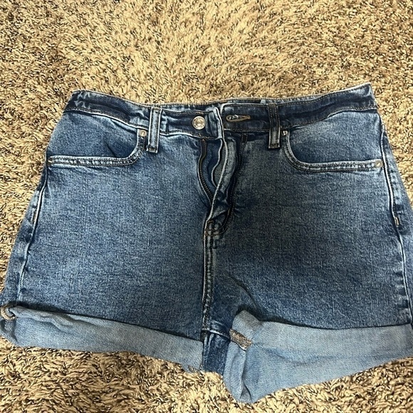 WILD FABLE Women’s blue jean shorts size 29R. In great shape. - Picture 3 of 3